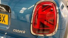 MINI Hatchback 1.5 Cooper Classic 3dr Auto Petrol Hatchback